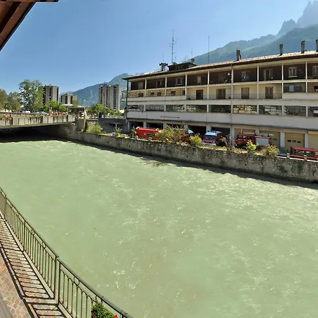 Les Moulins - All Year